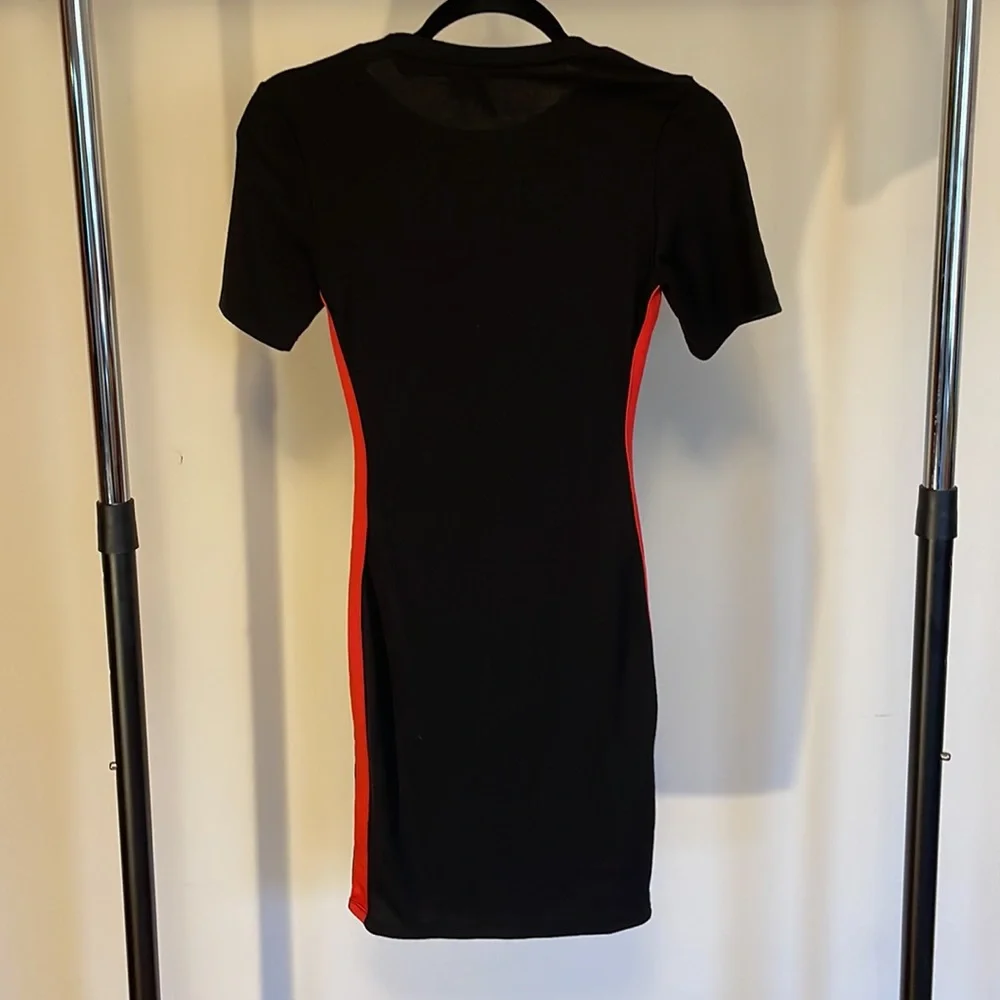 Sporty Ribbed Striped Bodycon Dress - Picture 3 of 7